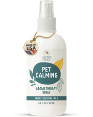 ALFIE'S CHOICE spray calmante para perros sobre cama con lavanda suave