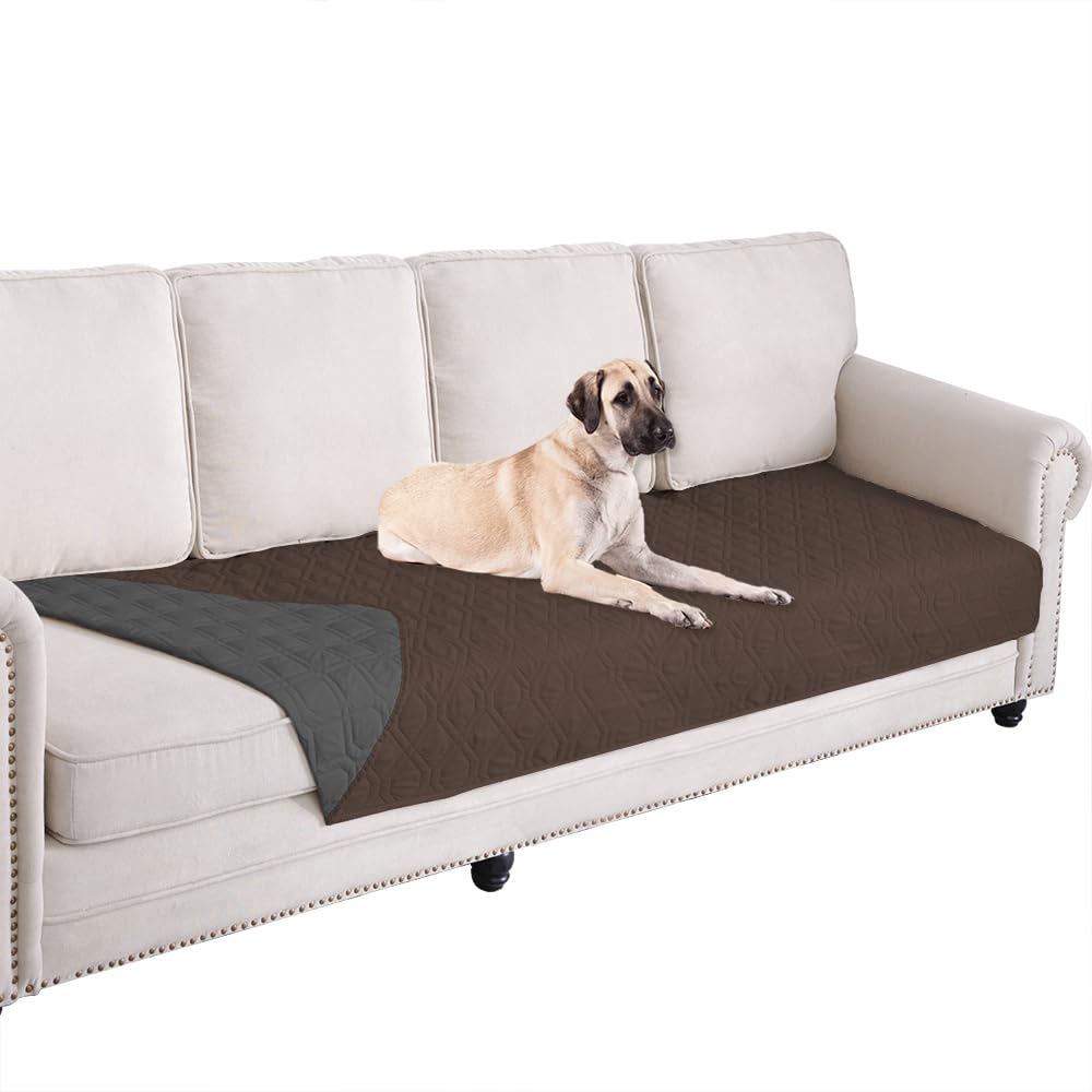 Funda impermeable Ameritex para sofá con perro, protege muebles de manchas y líquidos.