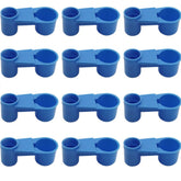 Bebedero automático APlayfulBee para aves azul, uso frontal y práctico.