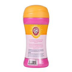 Bicarbonato de Arm & Hammer neutraliza olores en la superficie de la arena para gatos.