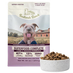 BADLANDS RANCH: envase con etiqueta, comida de cordero y venado para perros.