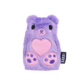 Bear Hugger de Barkbox, juguete peluche, ideal para abrazos suaves y mordidas controladas.