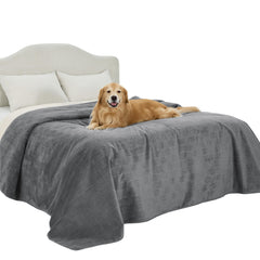 Bedsure cobertor impermeable para perros en dormitorio protege la cama contra manchas.