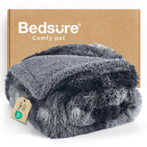 Manta impermeable Bedsure para perros grandes protegiendo el sofá y los muebles