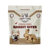 Bocados de conejo liofilizados de Benji & Louie en paquete de 85 g para perros y gatos.