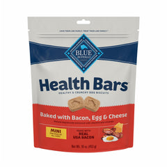 Blue Buffalo Health Bars Mini, primer plano crujiente con sabor tocino, ideal como recompensa.