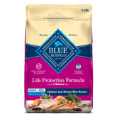 Blue Buffalo Life Protection Formula para razas pequeñas senior, bolsa de 5 lb, ideal para alimentación diaria.