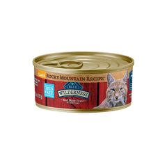 Blue Buffalo Wilderness Rocky Mountain, lata 5.5oz con salsa, sabor intenso para gatos activos.