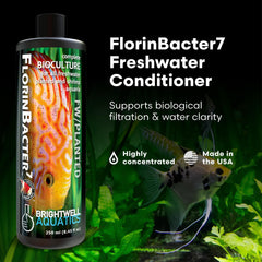 Brightwell FlorinBacter7 se vierte en acuario para descomposición de desechos.
