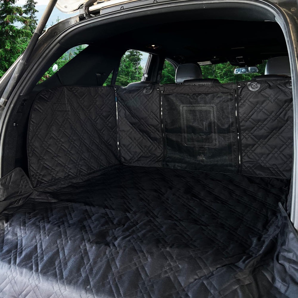 Bulldogology SUV Cargo Liner cubre totalmente el maletero para perros