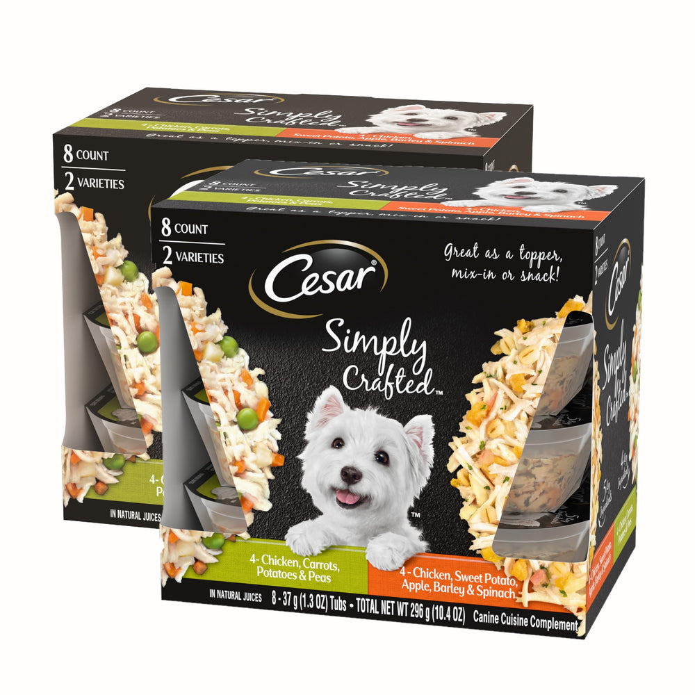 Cesar complemento húmedo en tazón para perros realza el sabor de la comida seca.