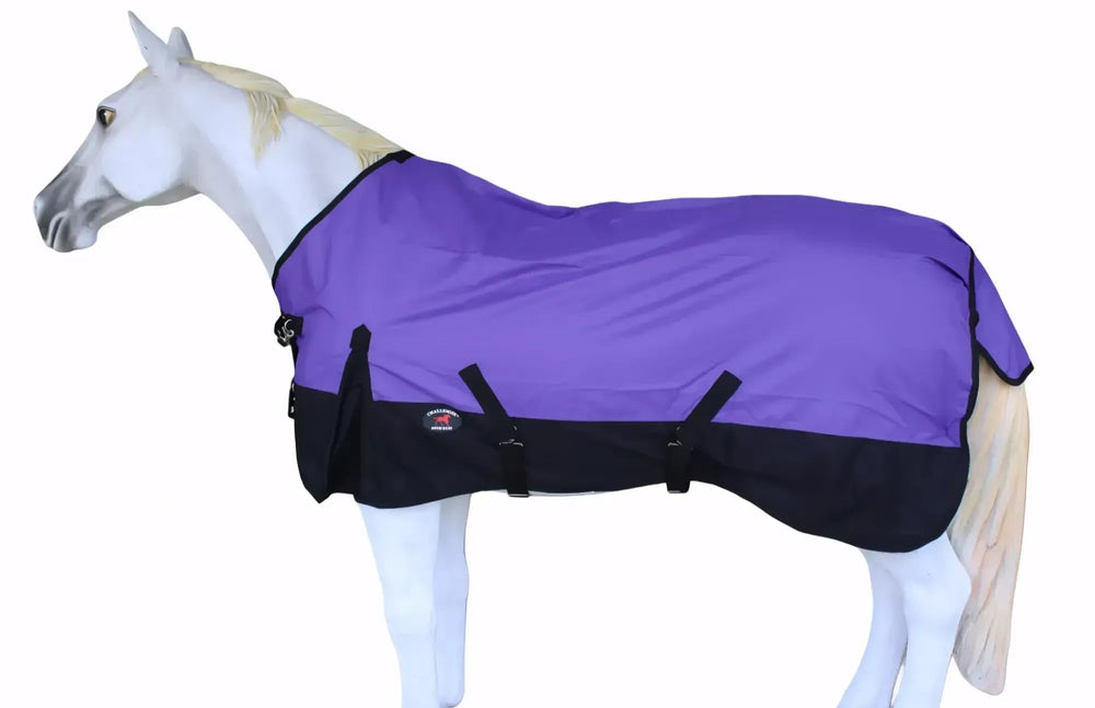 Cobija Challenger 1200D para caballos protege de la lluvia y el frío.