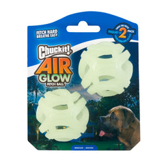Chuckit! Air Glow ilumina la pelota con luz verde para juegos diurnos o nocturnos.