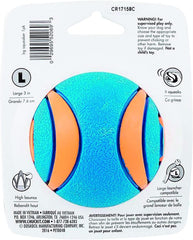 Bola Chuckit Ultra con rebote alto para sesiones de fetch intensas.