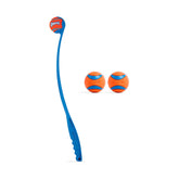 Lanzador Chuckit! con bola amarilla brillante para mayor visibilidad y juego activo.