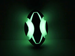 Chuckit! Max Glow Fumble Fetch: diseño duradero que resiste mordidas para juegos prolongados.