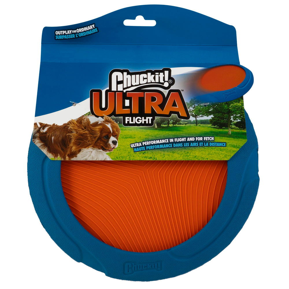 Chuckit Ultra Flight en acción con lanzamiento muy largo para perros activos.