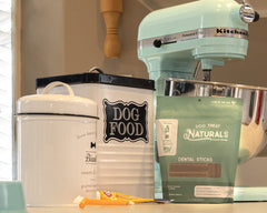 Dog Treat Naturals palitos dentales, textura estrella para limpieza de dientes.