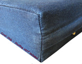 Dogbed4less: cobertura externa denim azul, fácil de limpiar y resistente.