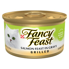 Fancy Feast salmón grillado en lata 3oz, trozos jugosos para gusto gourmet.