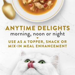 Fancy Feast servir caldo sobre comida húmeda para aumentar jugosidad