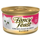 Purina Fancy Feast trozos de pollo en salsa, textura tierna para gatos adultos.