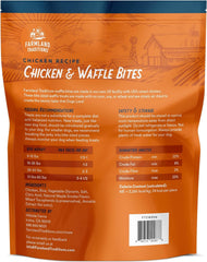 Farmland Traditions Chicken & Waffle Bites, textura suave visible para mordidas tiernas.