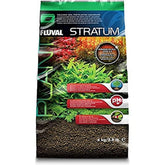 Fluval Sustrato para Plantas y Camarones muestra raíces profundas para un crecimiento robusto.
