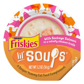 Friskies sopas con salmón sockeye en caldo de pollo, lista para servir en copa.