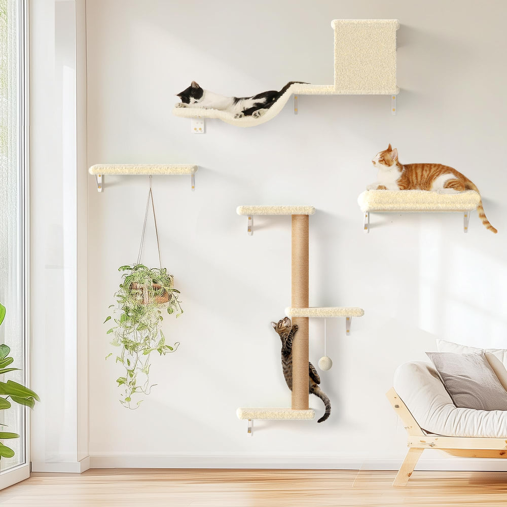 Producto FUKUMARU: estanterías de pared para gatos en madera beige, brindando apoyo estable.