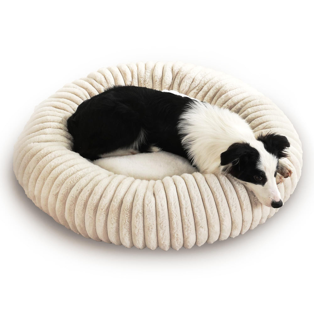 Cama dona de Generic con pelo liebre sintético y rayas, ideal para calma y sueño.