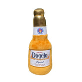 Dogelo: juguete peluche con lata de cerveza, ideal para juego y masticación segura.