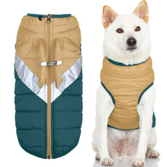Gooby Mountaineer chaqueta para perro sand, vista frontal, mantiene al perro abrigado en paseos.