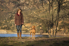 Halti Training Leash con dos ganchos para mayor versatilidad.