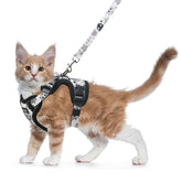 Arnés Halypet de malla transpirable para paseos cómodos de gatos.