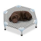 Kuntrust cama elevada para perros exterior en triángulo, favorece la circulación de aire y descanso cómodo.
