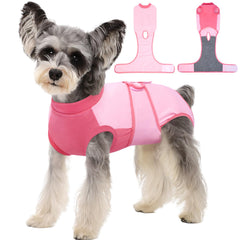 Kuoser traje de recuperación para perros, vista frontal, protege la herida y facilita la ventilación.
