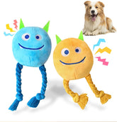 Juguete lilfrd para perros pequeños con chirrido y cuerda naranja, ideal para juego.