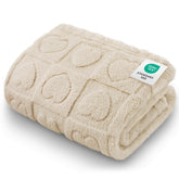 Luciphia Manta para Perro Pequeño: textura suave de coral velvet para confort relajante.