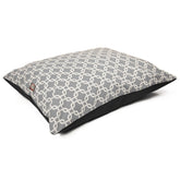 Cama Majestic Pet con base antideslizante para mayor seguridad.