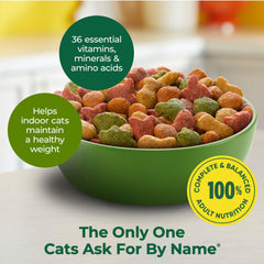 Meow Mix Indoor Health: gato comiendo croquetas variadas.