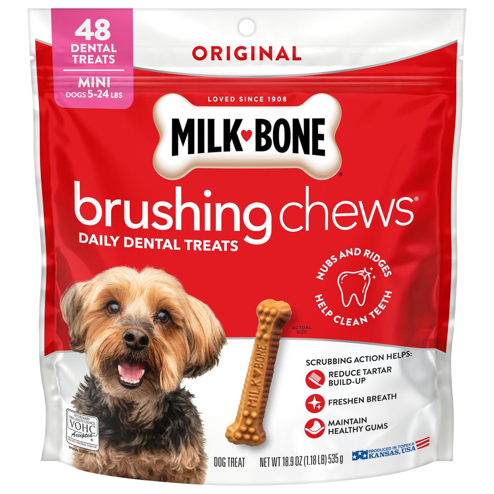Milk-Bone Brushing Chews en envase, sabor pollo, apoyo a la higiene bucal diaria.