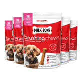 Milk-Bone masticables cepillado sabor pollo, foco en empaque, ayuda a limpiar dientes al masticar.