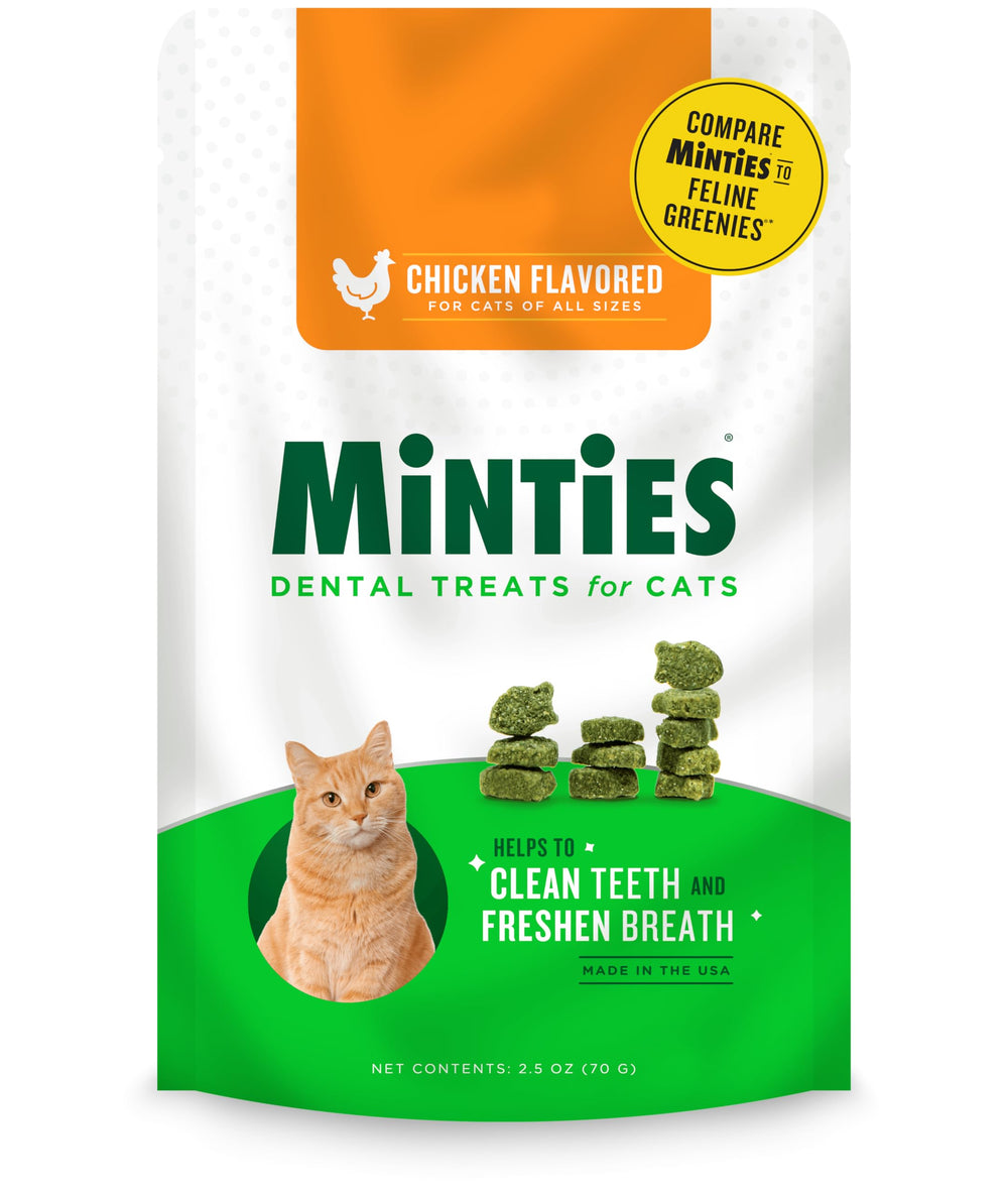 Minties tratamientos dentales para gatos con sabor pollo, presentación lista para uso diario.