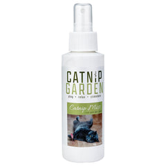 Multipet Menta Gatuna niebla suave en botella para estimular juego.