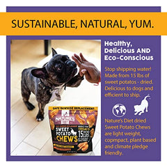 Nature's Diet batata dulce como snack saludable para perros durante paseo.