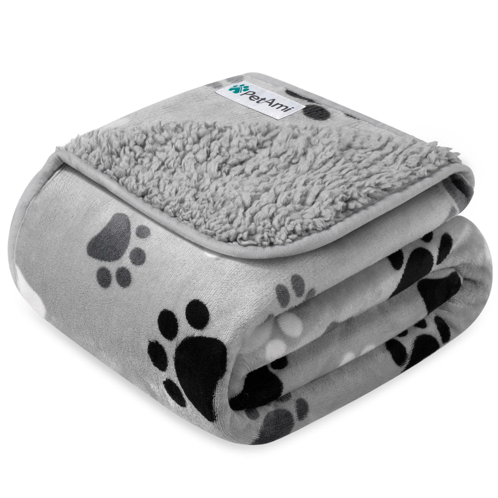 PetAmi cobija impermeable para perros sobre sofá protege muebles