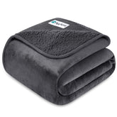 Manta impermeable PetAmi para perros y gatos, vista frontal, protege el sofá.