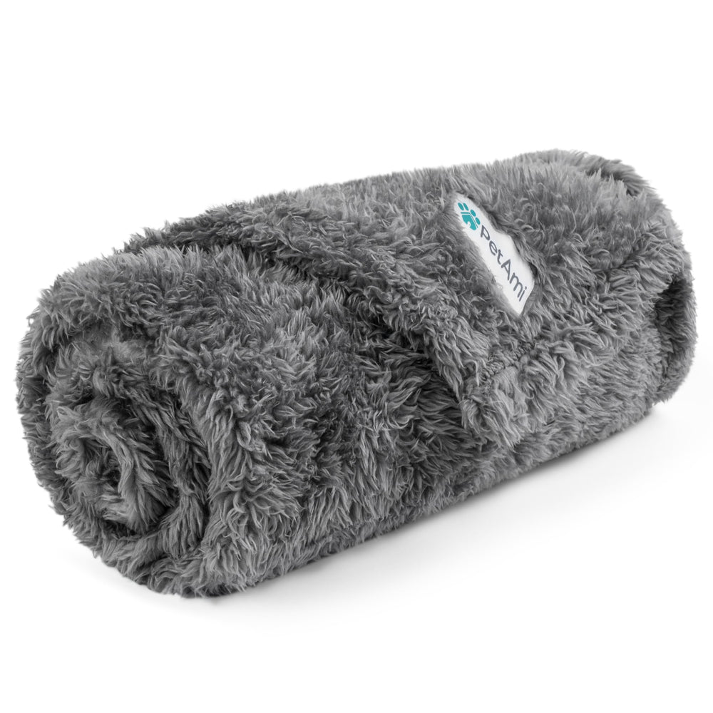 PetAmi manta para perros pequeños gris, vista frontal, mantiene a tu mascota cálida.