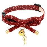 PetSoKoo collar gato lazo rojo, elegante y seguro para paseos.